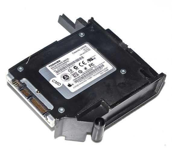 Festplatte 2,5" Toshiba 256GB SSD THNS256GG8BBAA 655-1558B mit Halterung iMac 27" Mid 2010 A1312-0